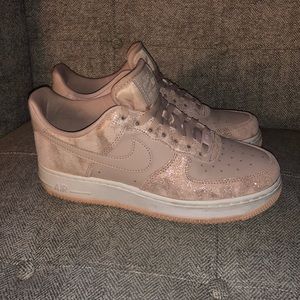 women's rose gold nike air force 1's